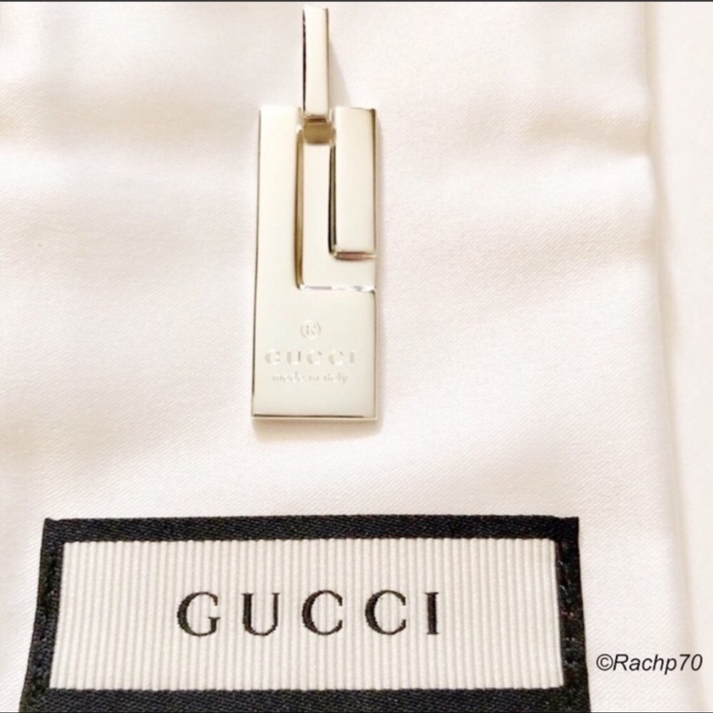 GUCCI TRADEMARK BAR TAG NECKLACE